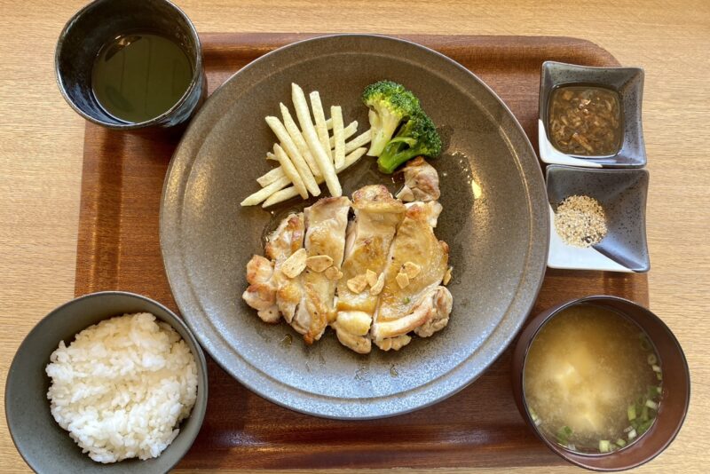 静岡県産美味鶏使用チキンソテー定食