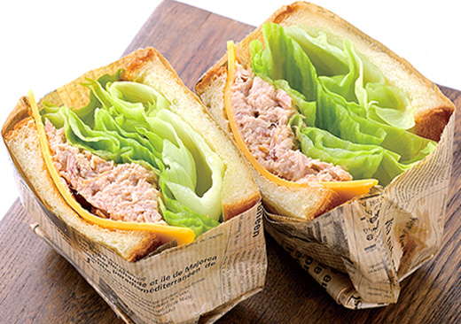 フレッシュ野菜のツナチェダーチーズサンド